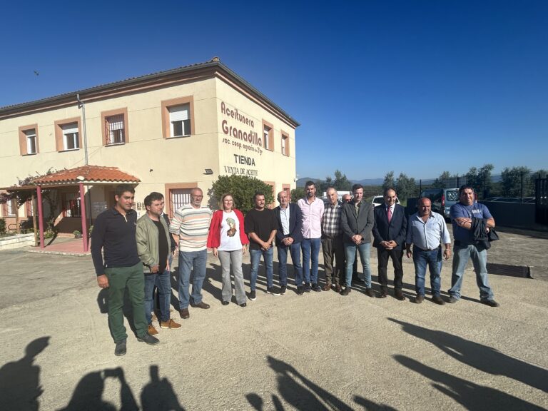 La Junta celebra la apuesta por la integración de tres cooperativas de Guijo de Granadilla y Casar de Palomero, beneficiarias de 400.000 euros de ayudas a este fin