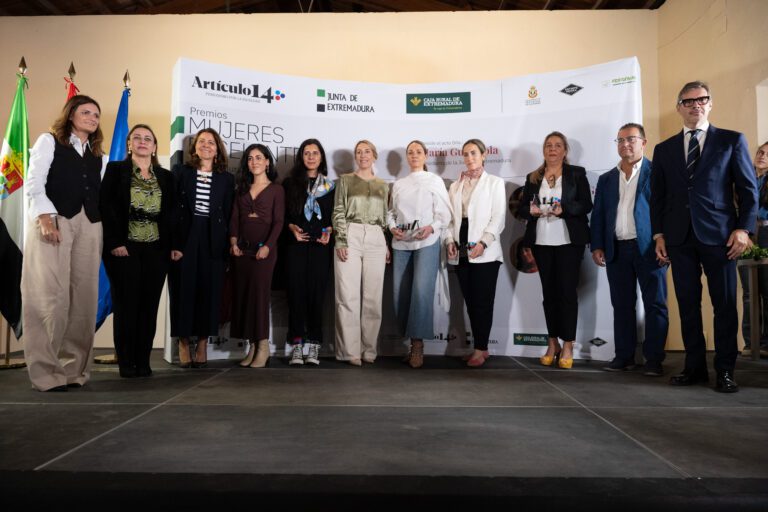 Guardiola reivindica el talento de las extremeñas en los premios ‘Mujeres Excelentes’ de Artículo 14: “Cada paso que dais es el paso de todas nosotras”
