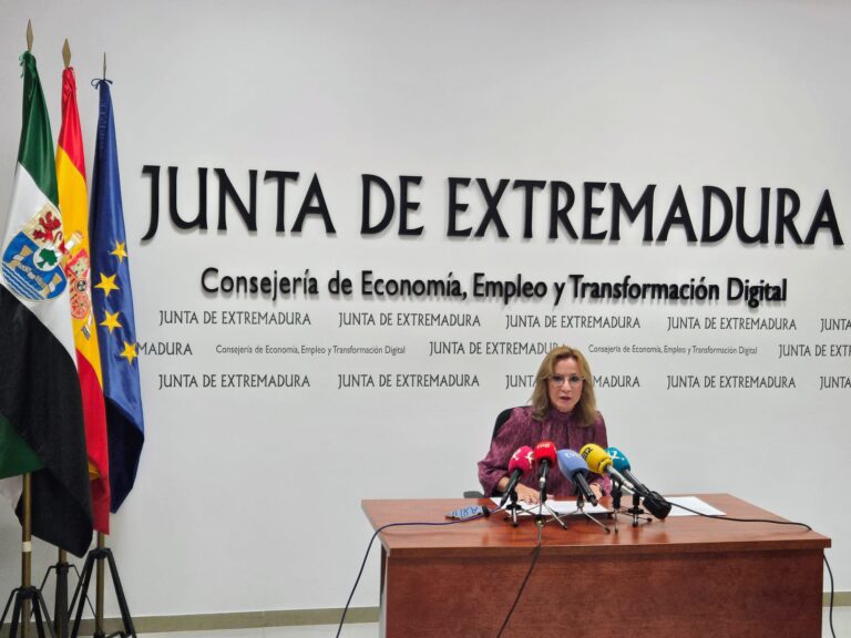 El paro baja en 7.400 personas en el tercer trimestre en Extremadura y se crean 11.400 empleos, según la EPA