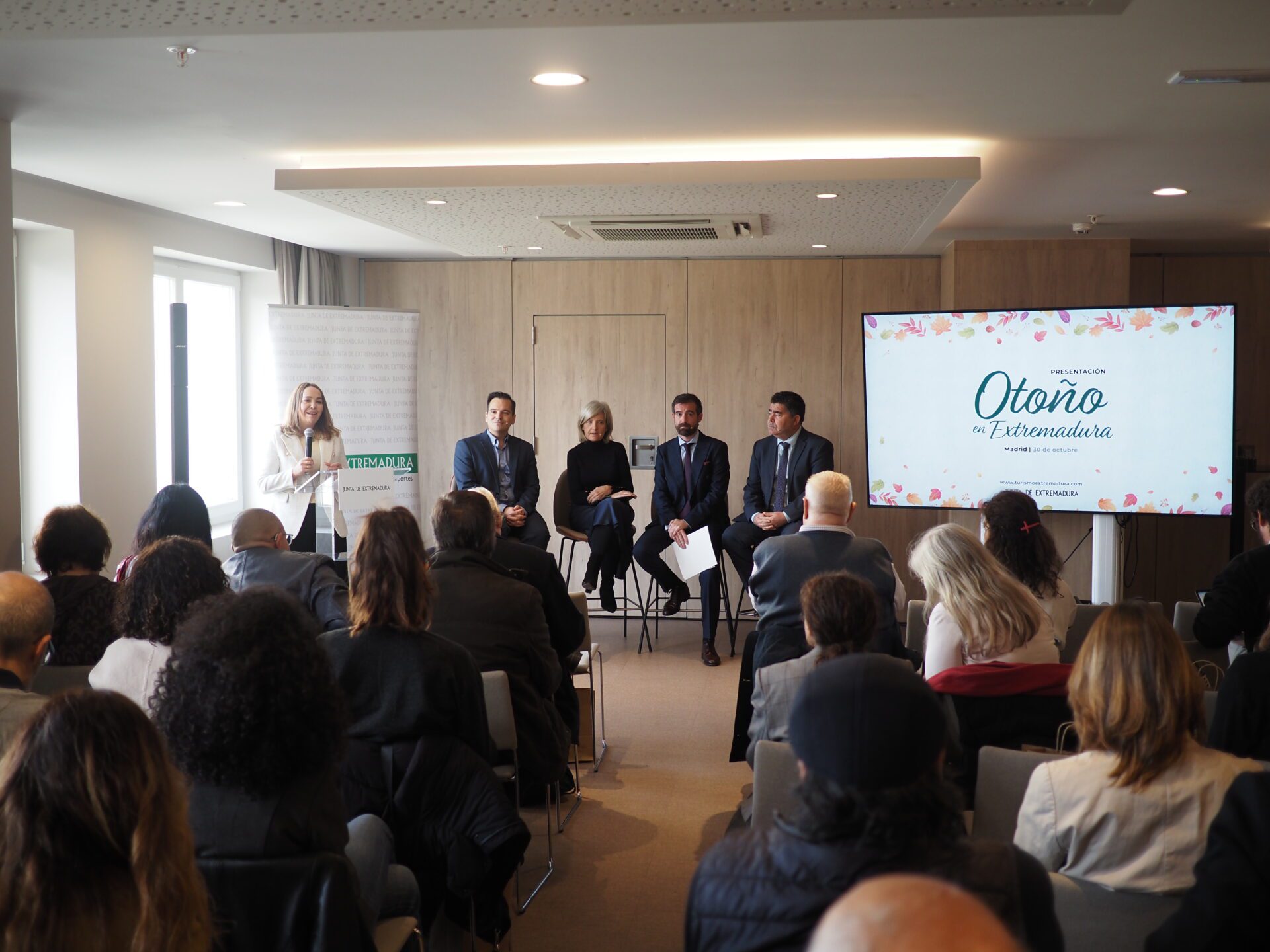 Extremadura presenta en Madrid el otoño como reclamo turístico ante medio centenar de periodistas especializados