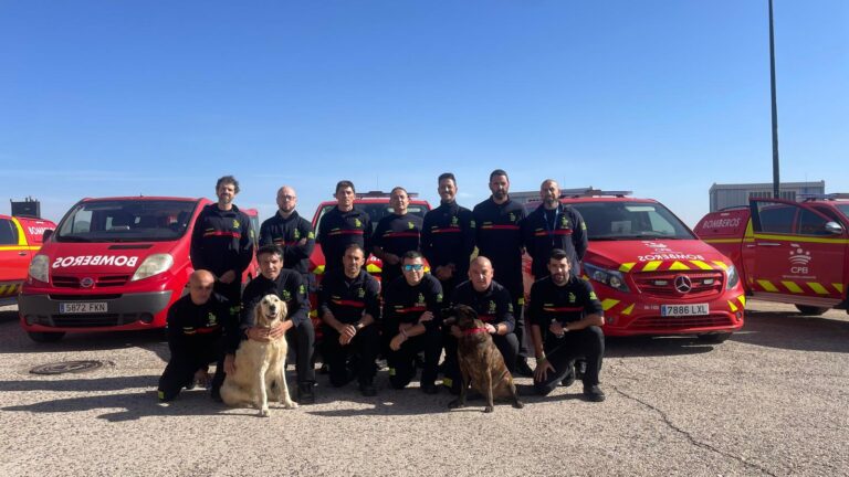 Una expedición de 13 bomberos de la Diputación de Badajoz ya colabora en las labores de rescate y búsqueda en Valencia