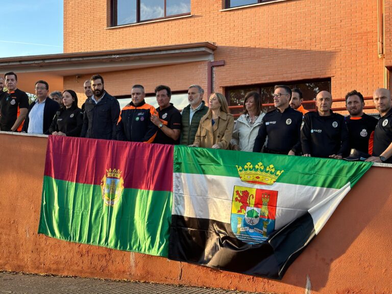 María Guardiola despide al equipo de Protección Civil de Plasencia que parte a Valencia: “Es un orgullo contar con personas de esta gran calidad humana”