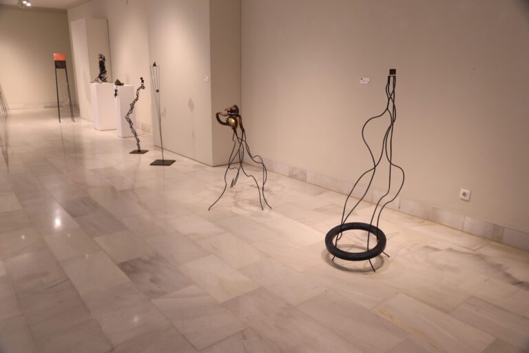 Los “hechos” más recientes del escultor César David ya se pueden visitar en la Sala Vaquero Poblador del Palacio Provincial