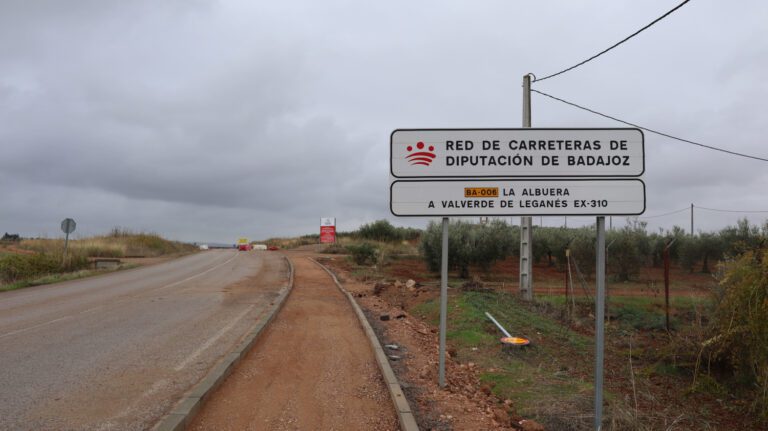 Avanzan las obras de acondicionamiento y mejora de la carretera BA-006 entre La Albuera y Valverde de Leganés