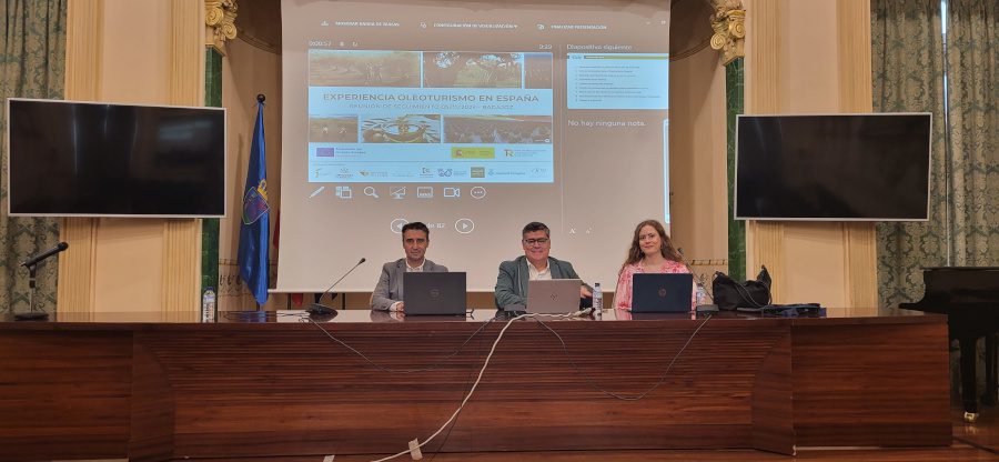 La Diputación de Badajoz, sede de la reunión de seguimiento del proyecto Oleoturismo España