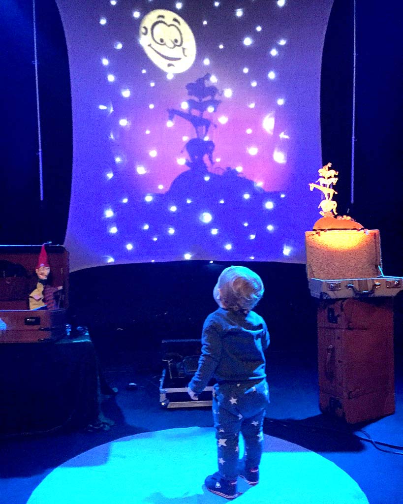 Teatro de sombras y títeres para hablar de solidaridad y sueños y un espectáculo de magia configuran el cartel de la Sala Trajano del fin de semana