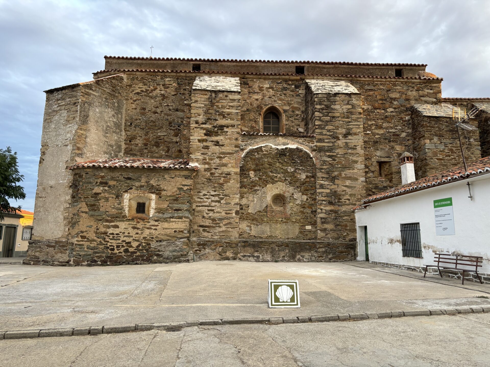 La Junta finaliza las obras de restauración de la cubierta de la Iglesia de Santiago Apóstol en Santiago del Campo