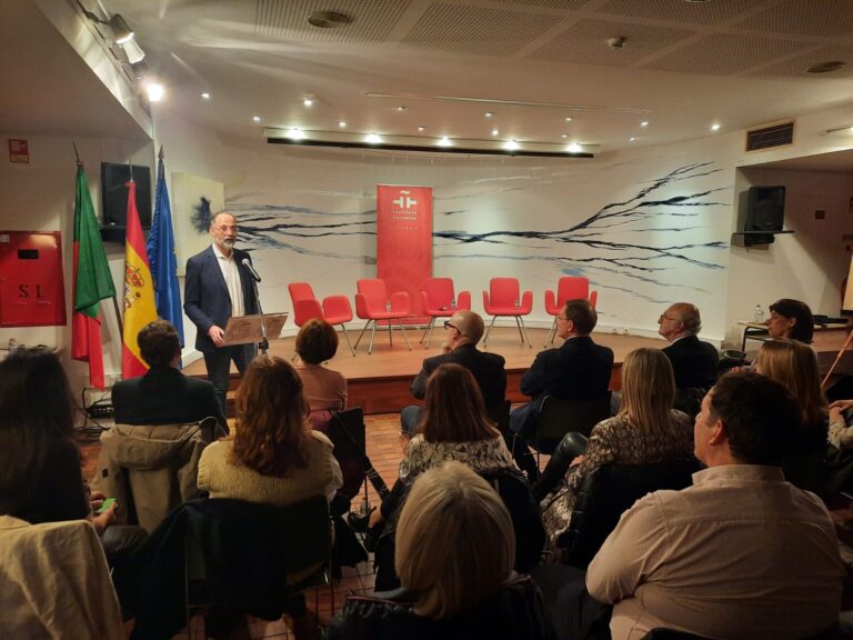 La Editora Regional estrecha el vínculo con Portugal en el acto conmemorativo de los 40 años en el Instituto Cervantes de Lisboa