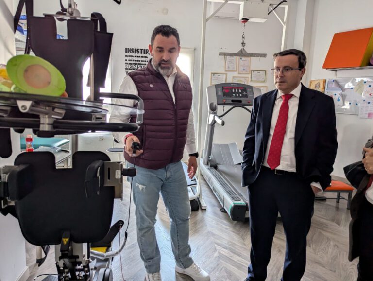 Miguel Ángel Gallardo visita la delegación de ‘Mi Princesa Rett’ en Badajoz, una de las cinco de todo el país