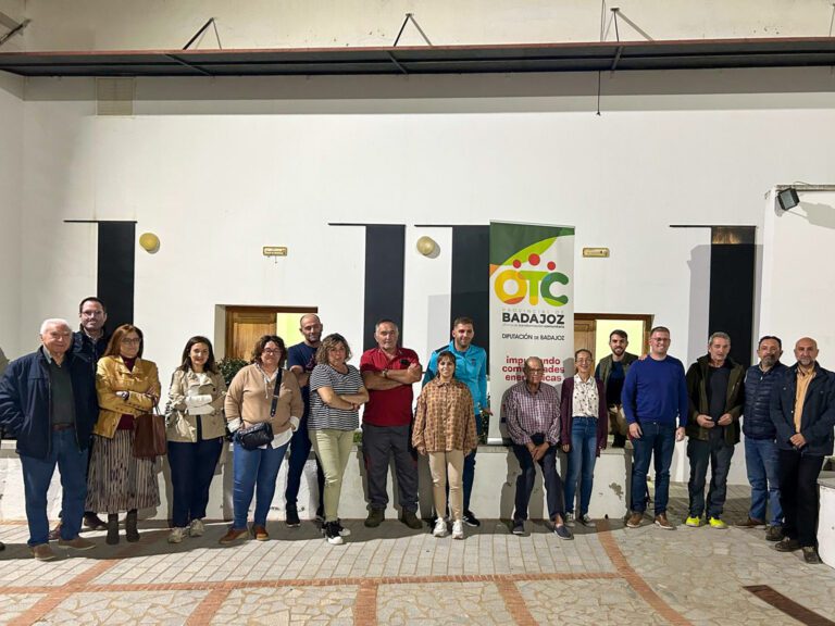Casas de Don Pedro y Esparragosa de la Serena dan sus primeros pasos para constituir su Comunidad Energética