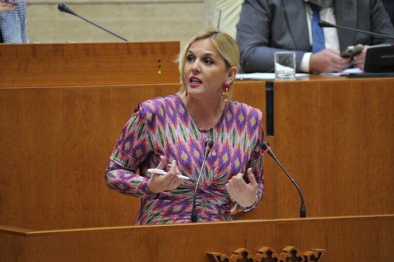 Elena Manzano señala que ha sido una “prioridad” cambiar la política tributaria de la región y que se han obtenido “los mejores resultados”