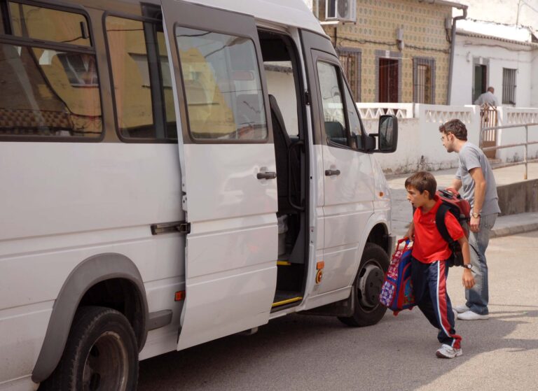 Educación destina 200.000 euros a ayudas para transporte diario y fin de semana del alumnado de enseñanzas postobligatorias no universitarias