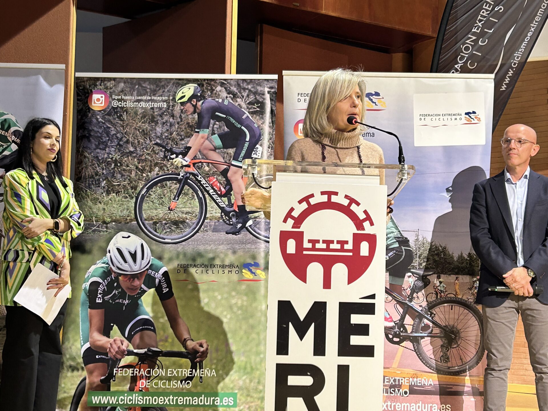 Victoria Bazaga destaca el auge del ciclismo en Extremadura y el compromiso de la Junta con el deporte