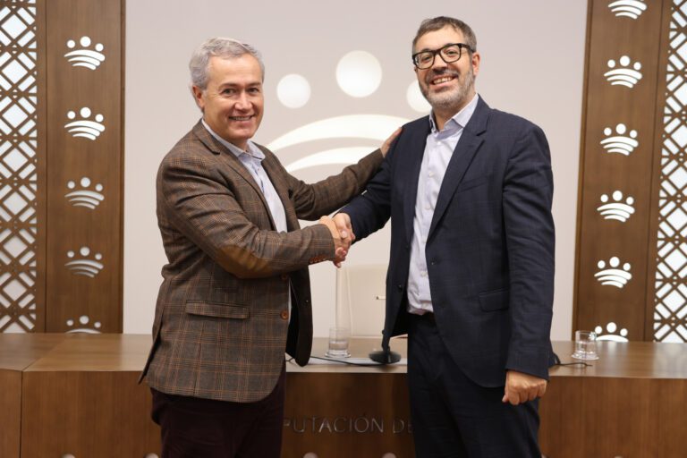 La Diputación de Badajoz y la Fundación EOI firman un convenio para la diversificación, innovación y emprendimiento a través de la formación