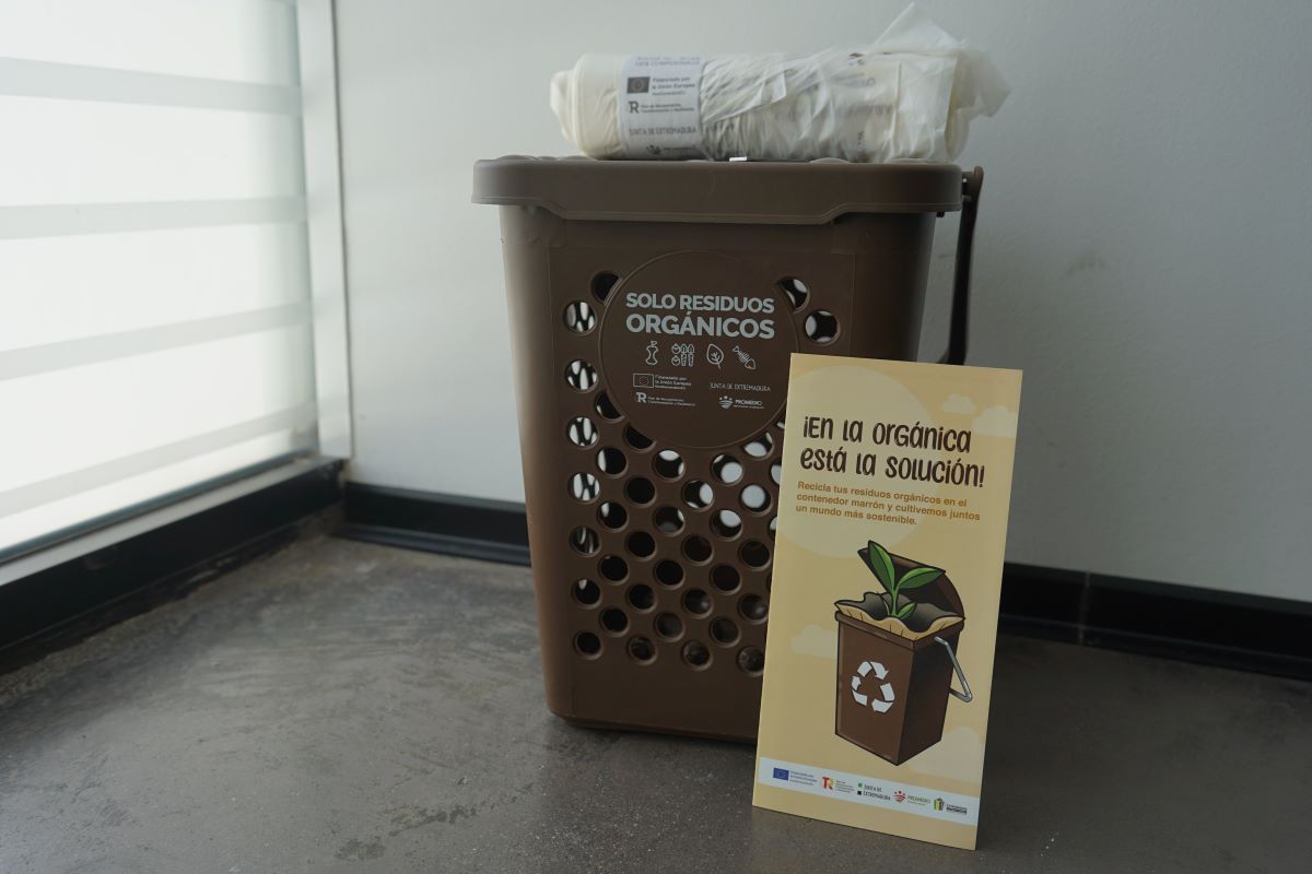 La campaña del contenedor marrón llega a Montijo, Puebla de la Calzada, Los Santos de Maimona, Villafranca de los Barros y Zafra