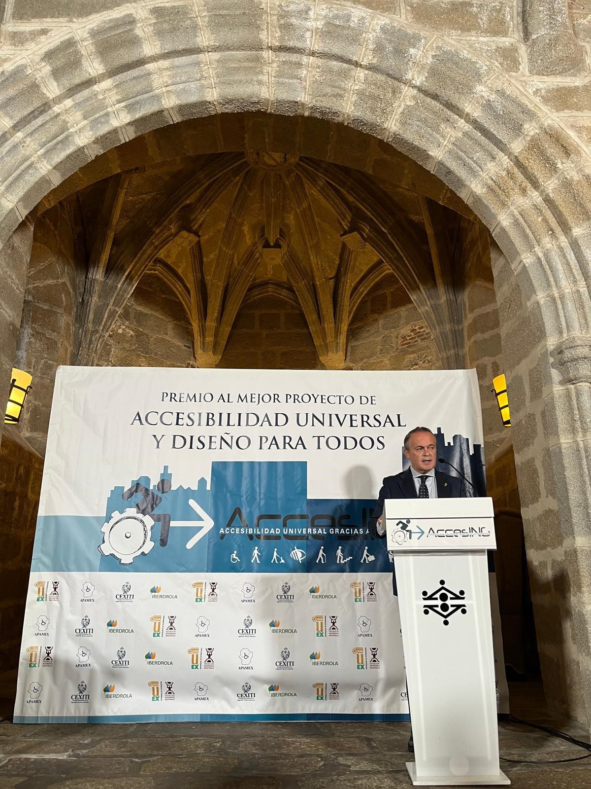 El consejero Manuel Martín destaca la apuesta del Ejecutivo regional por medidas que fomenten la accesibilidad universal