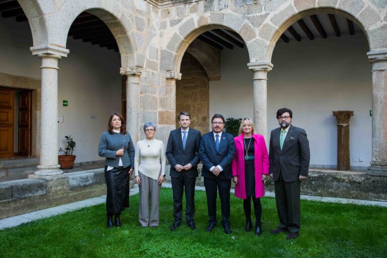 La Junta de Extremadura firma con los agentes sociales y económicos el nuevo Plan de Actuación para la Prevención de Riesgos Laborales 2024-2027