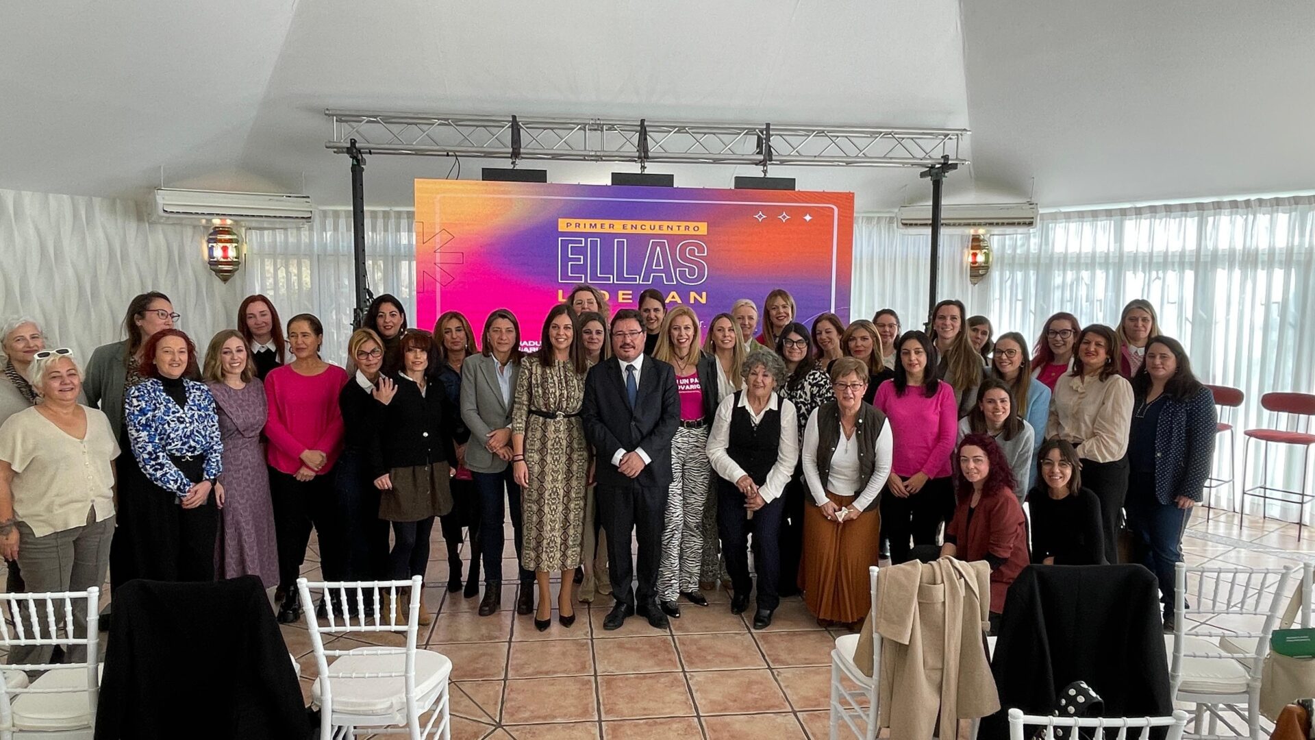 Santamaría destaca la importancia de las mujeres para el Gobierno de María Guardiola en la clausura del I Encuentro ‘Ellas Lideran’