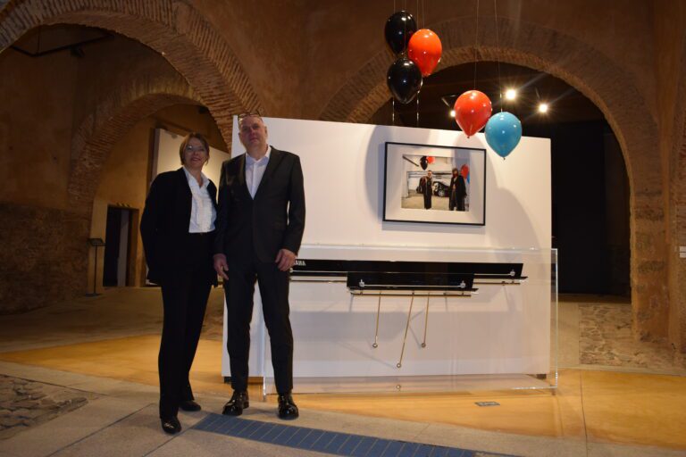 El Museo Vostell Malpartida inaugura la exposición `Bar Deluxe¿ del artista conceptual ruso-alemán MK Kaehne