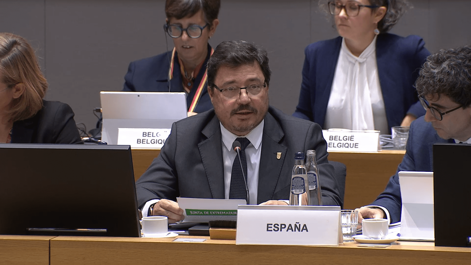 Santamaría lleva a Europa las políticas de conciliación e igualdad de Extremadura dentro del contexto del desafío demográfico