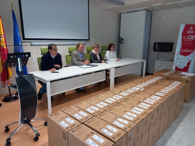 La Diputación de Badajoz fortalece la infraestructura tecnológica de los ayuntamientos con la entrega de 216 nuevos ordenadores (II)