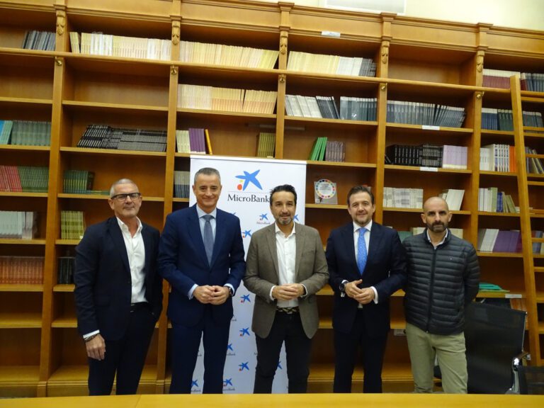 MicroBank y la Diputación de Badajoz firman un convenio de colaboración para incentivar el autoempleo y la actividad emprendedora