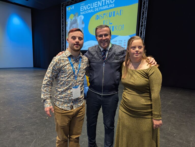 El presidente de la Diputación de Badajoz asiste al arranque del encuentro nacional de familias de personas con síndrome de Down