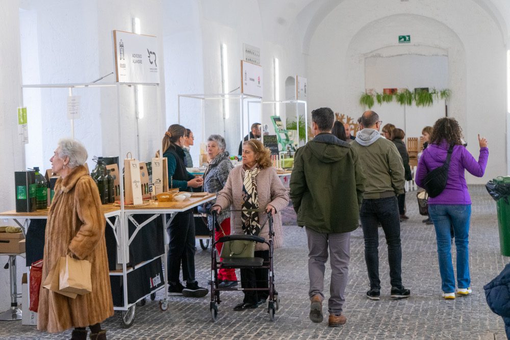 Artesanía y Alimentación se unieron en el último Mercado de Productores Locales del año en el Hospital Centro Vivo
