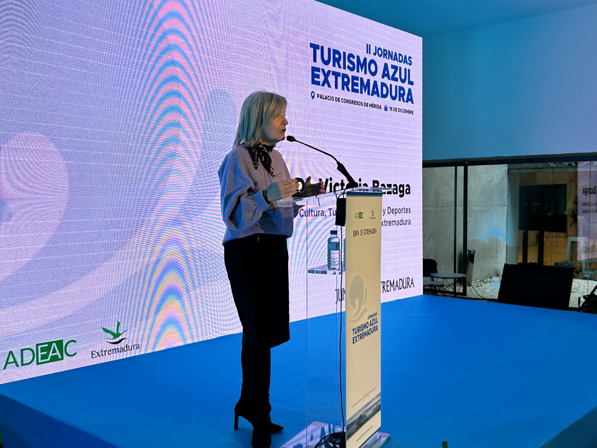 Bazaga anuncia una ayuda de 15.000 euros a los ayuntamientos con bandera azul en Extremadura para impulsar el turismo de agua