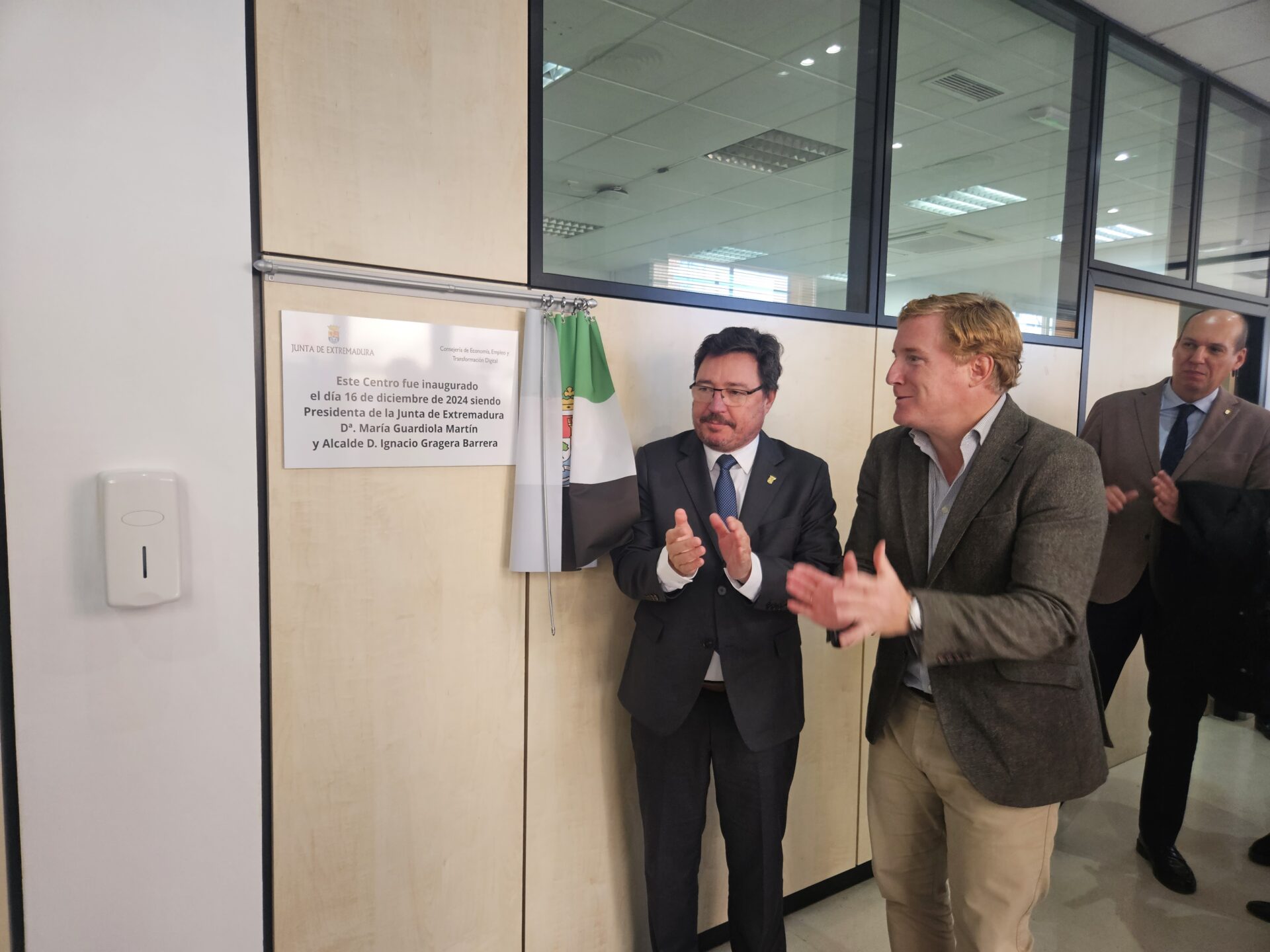 Santamaría inaugura el COE de Badajoz como referente de la innovación y creación de empleo estable y de calidad