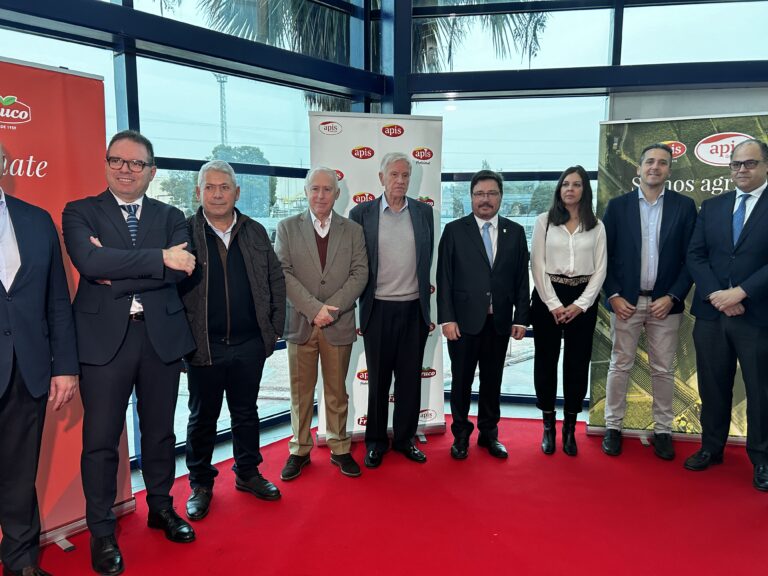 Santamaría visita APIS y destaca su labor “como embajadores del sabor extremeño”