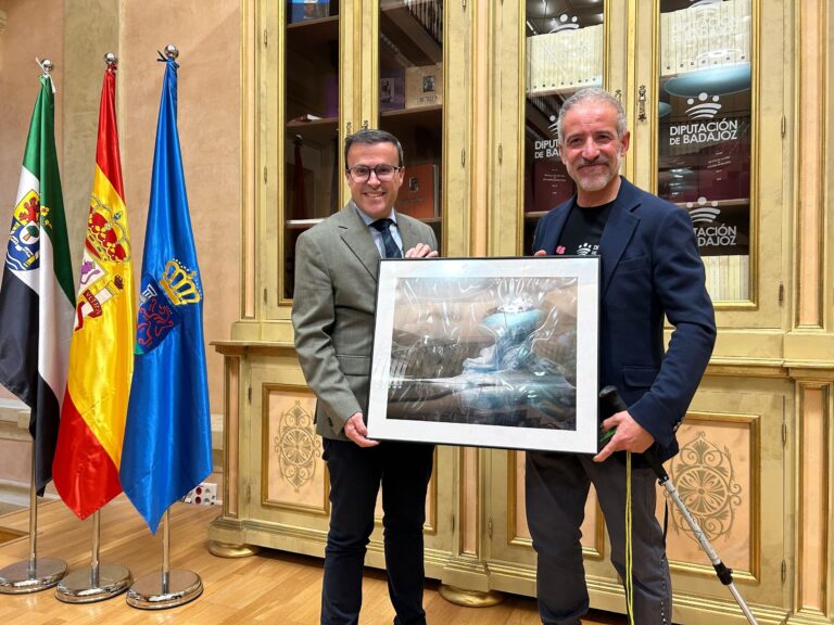 La Diputación de Badajoz colabora en la expedición ‘Mar de Hielo 2025’ en la que participa el pacense José Trejo