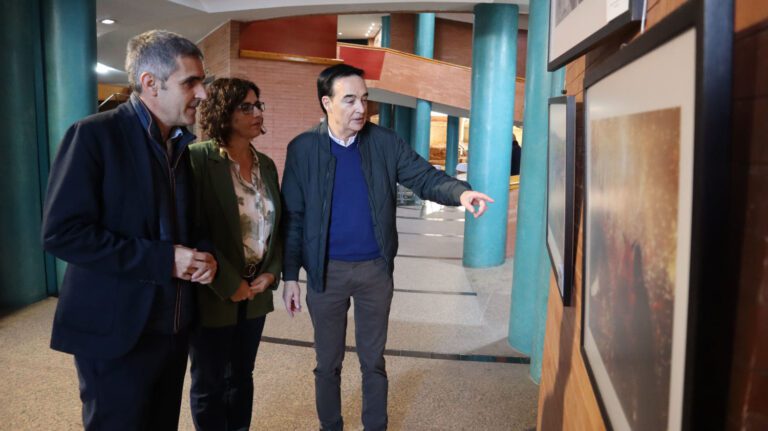 La exposición ‘Sin Barreras’ de Apamex y Diputación de Badajoz llega a Mérida