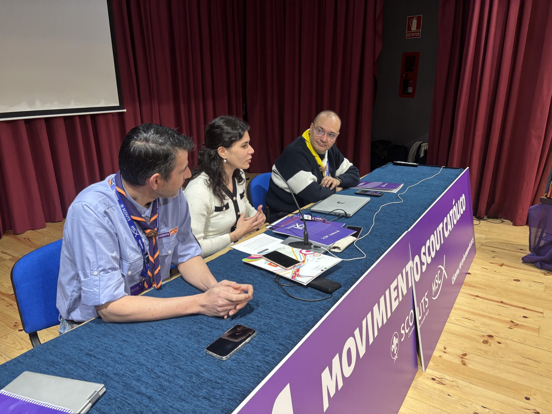 La directora del IJEX inaugura la asamblea nacional de representantes del Movimiento Scouts Católico en Cáceres