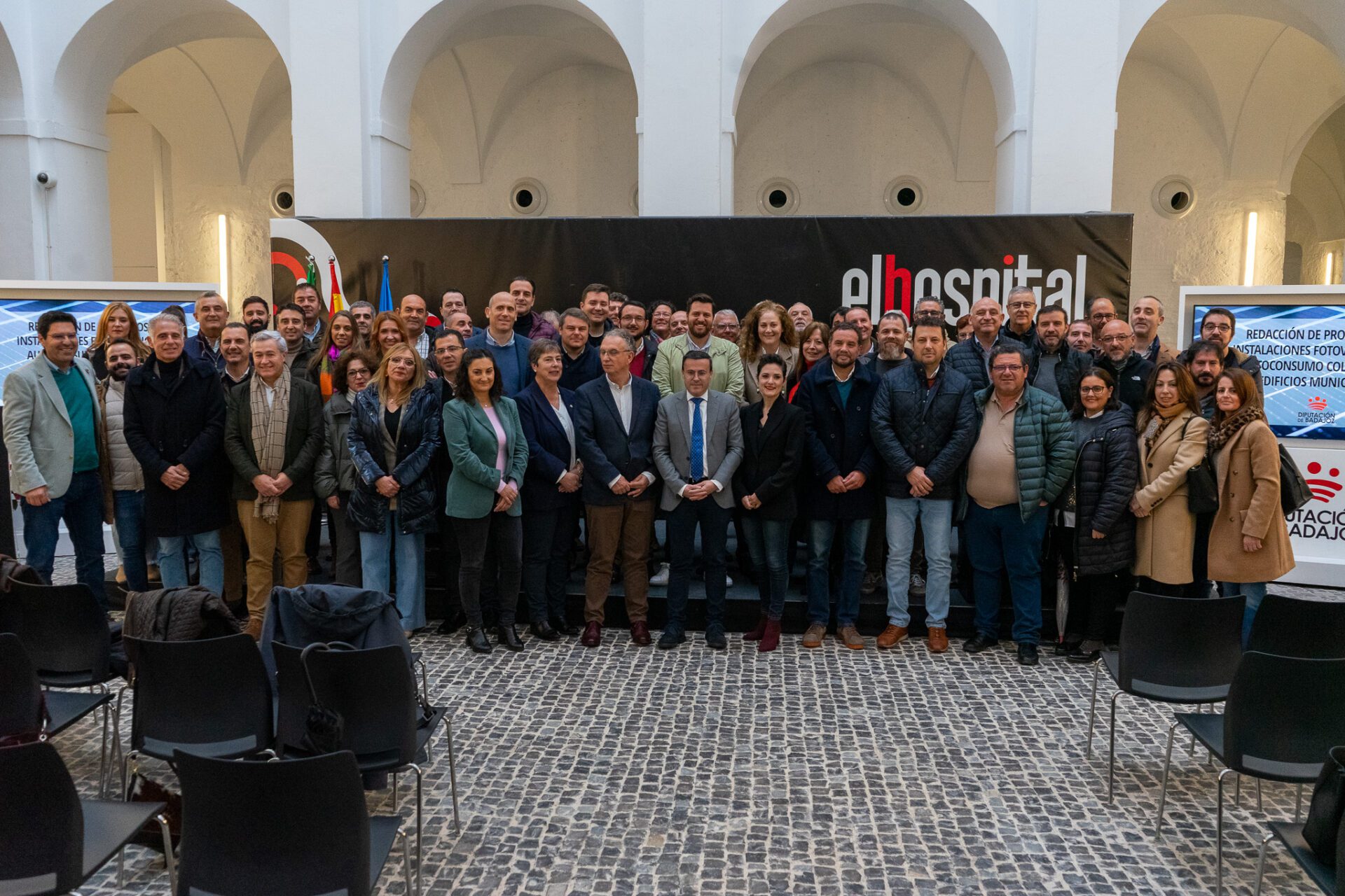 La Diputación de Badajoz destina 810.000 euros para financiar la redacción de proyectos de instalaciones fotovoltaicas de autoconsumo en edificios municipales