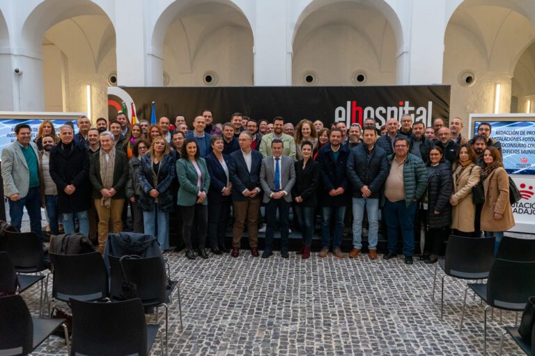 La Diputación de Badajoz destina 810.000 euros para financiar la redacción de proyectos de instalaciones fotovoltaicas de autoconsumo en edificios municipales