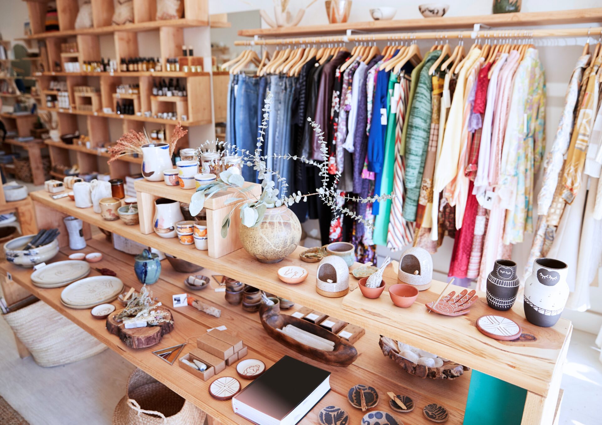 El DOE publica las ayudas para la contratación de gerentes de dinamización comercial