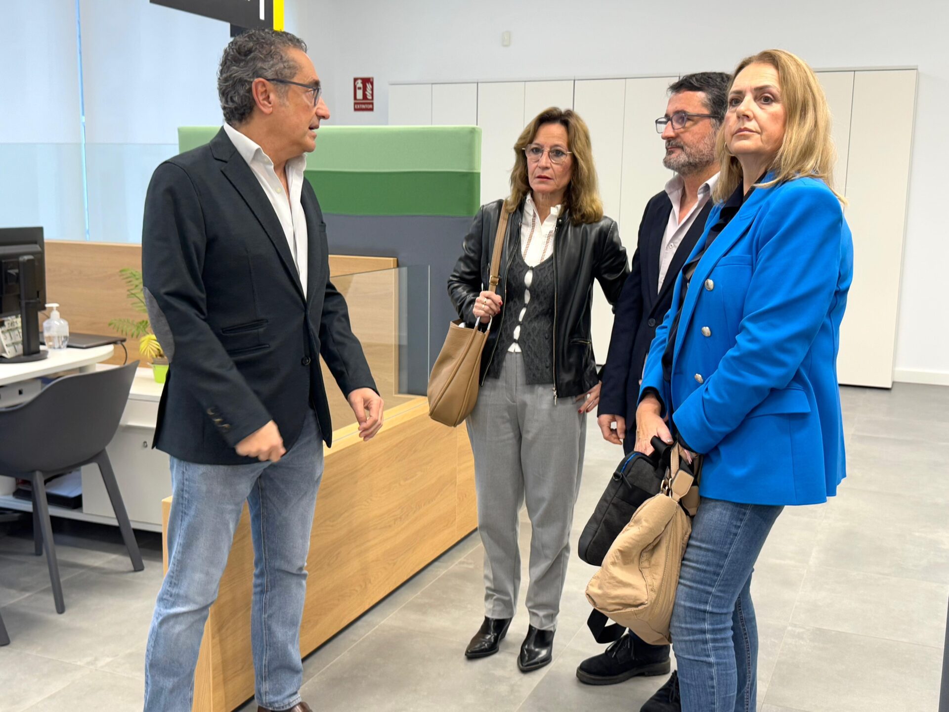 La secretaria general de Empleo, María José Nevado, destaca la excelente respuesta del Programa Escala en su visita a ‘La Encina V’ de Olivenza