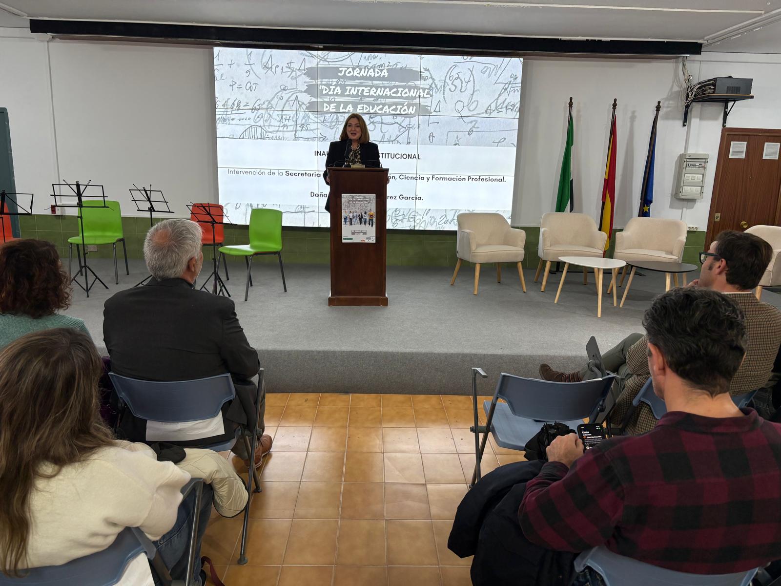 Alumnos del IES García Téllez y el IES Al-Qázeres celebran el Día Internacional de la Educación