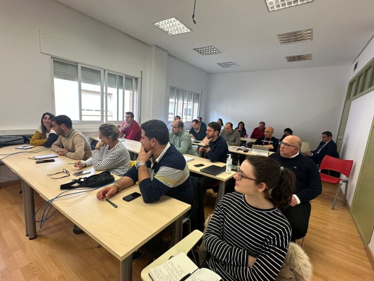 La Junta reivindica la incorporación del talento femenino en el sector del cooperativismo agroalimentario