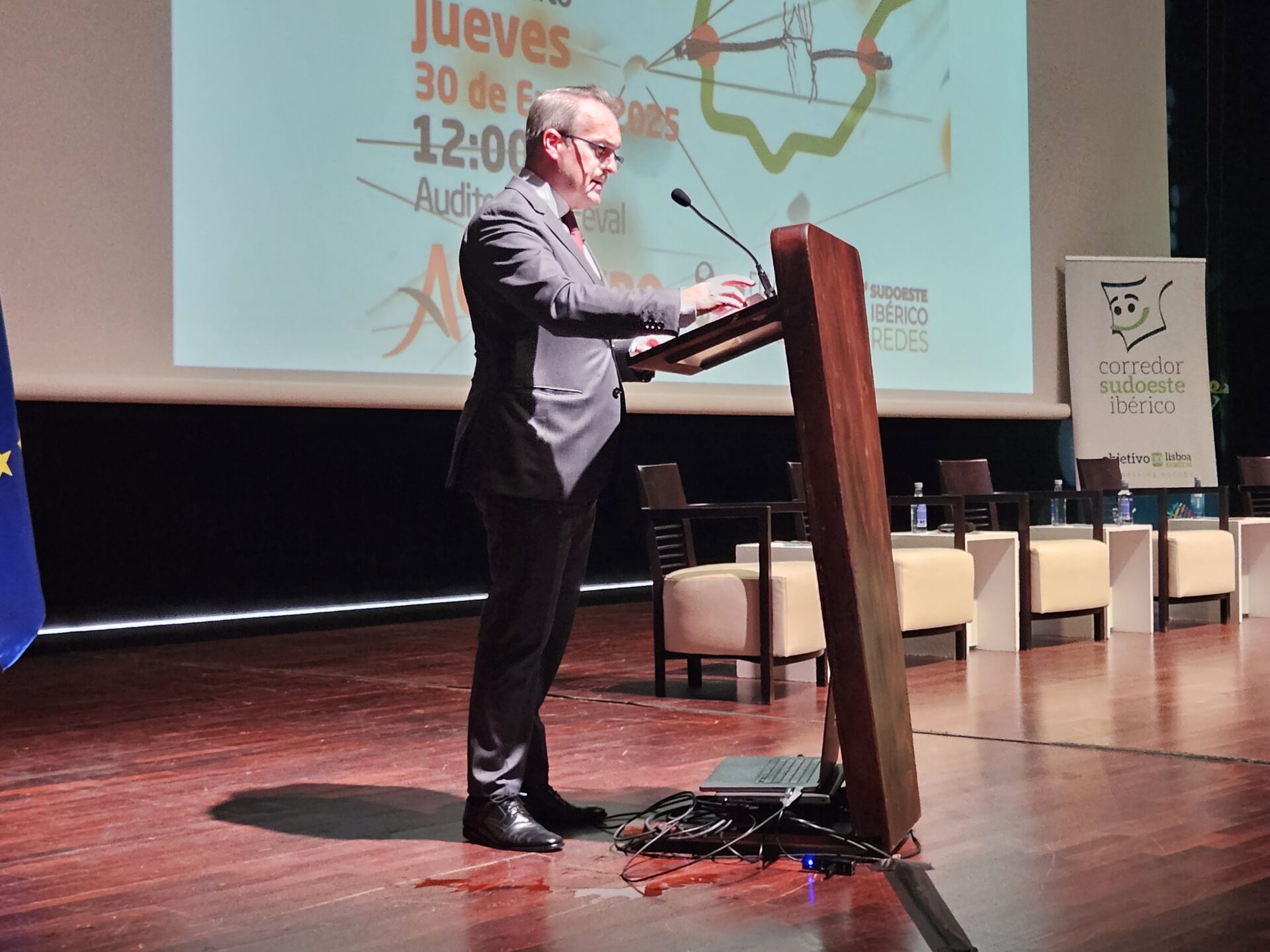 La Junta de Extremadura solicita al Gobierno una nueva conexión ferroviaria entre la línea Mérida-Los Rosales y la Badajoz-Ciudad Real