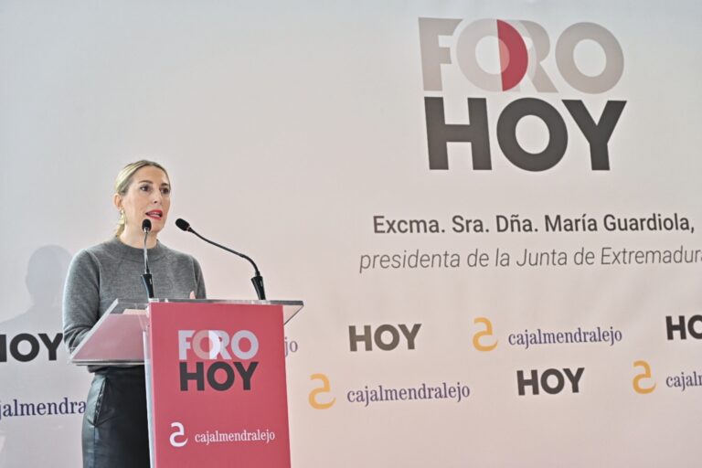 Guardiola anuncia en el Foro HOY que la Junta de Extremadura impulsará la construcción de 3.000 viviendas protegidas