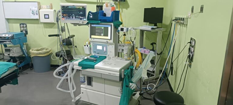 El SES adquiere dos torres de anestesia para el Hospital de Coria por un importe de más de 70.000 euros