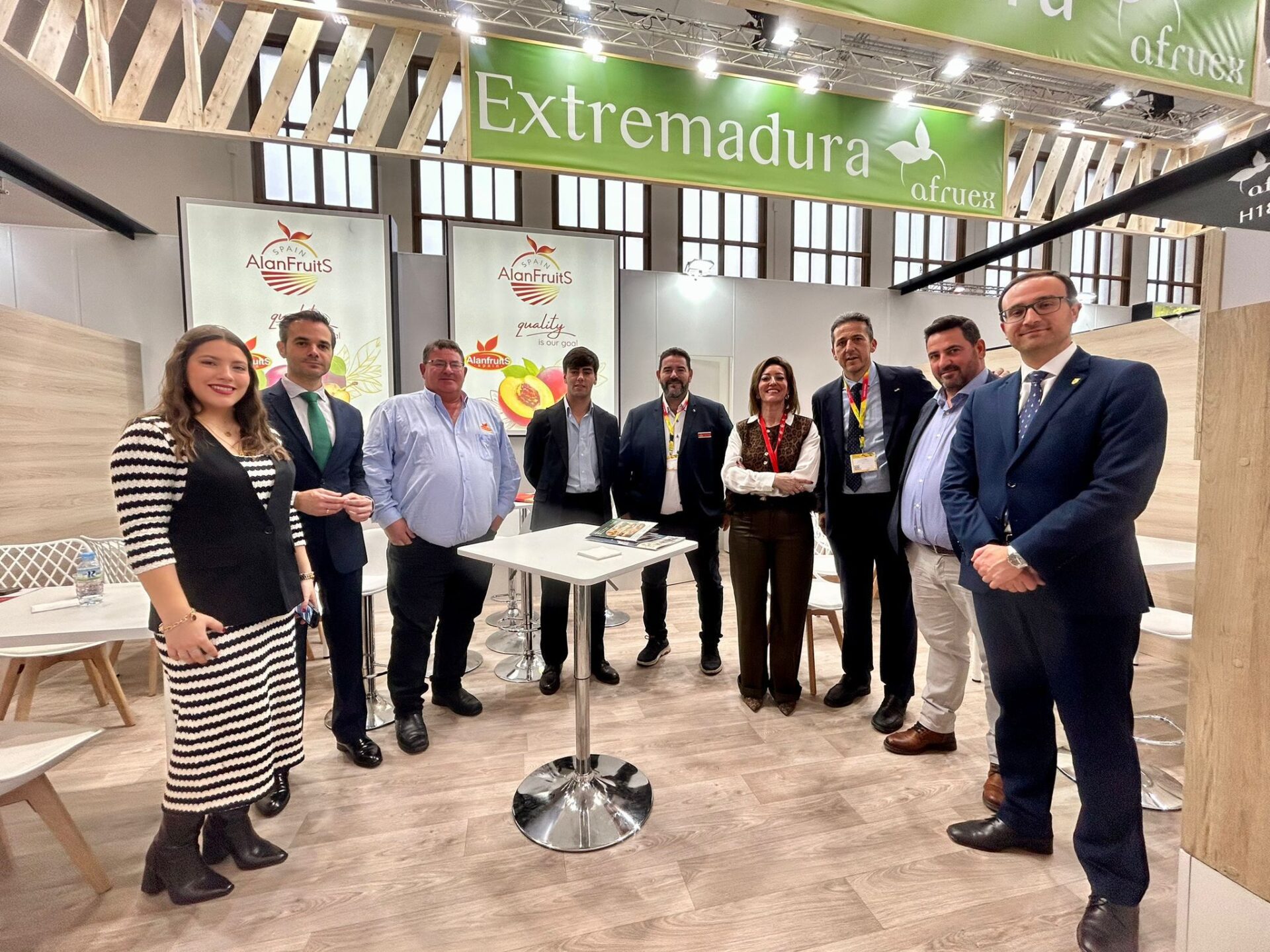 La Junta apoya a las más de 30 empresas presentes en Fruit Logística y las felicita porque las exportaciones extremeñas no paran de crecer