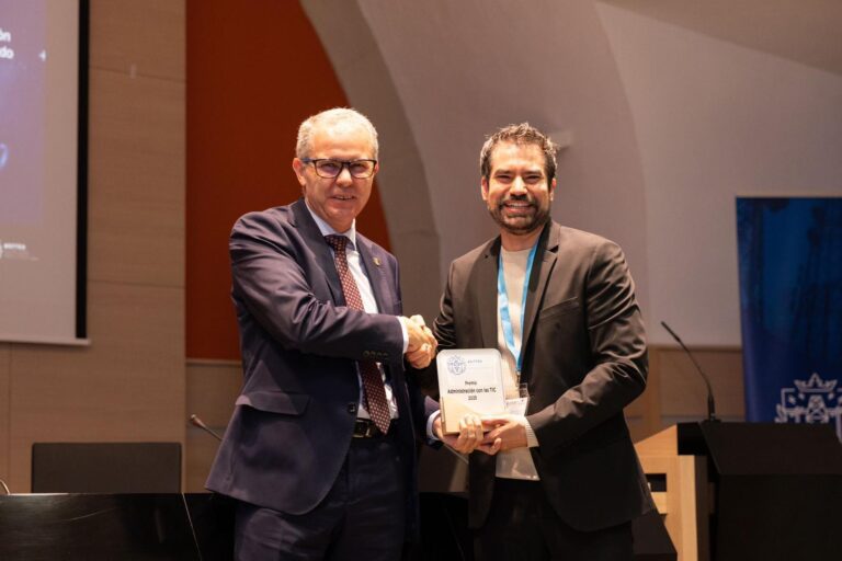 La Junta recibe el premio ‘Administración con las TIC’ de la Asociación de Graduados e Ingenieros Técnicos de Telecomunicaciones