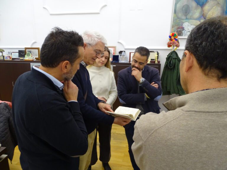 El Archivo Provincial de la Diputación ayuda a Olivenza a conservar