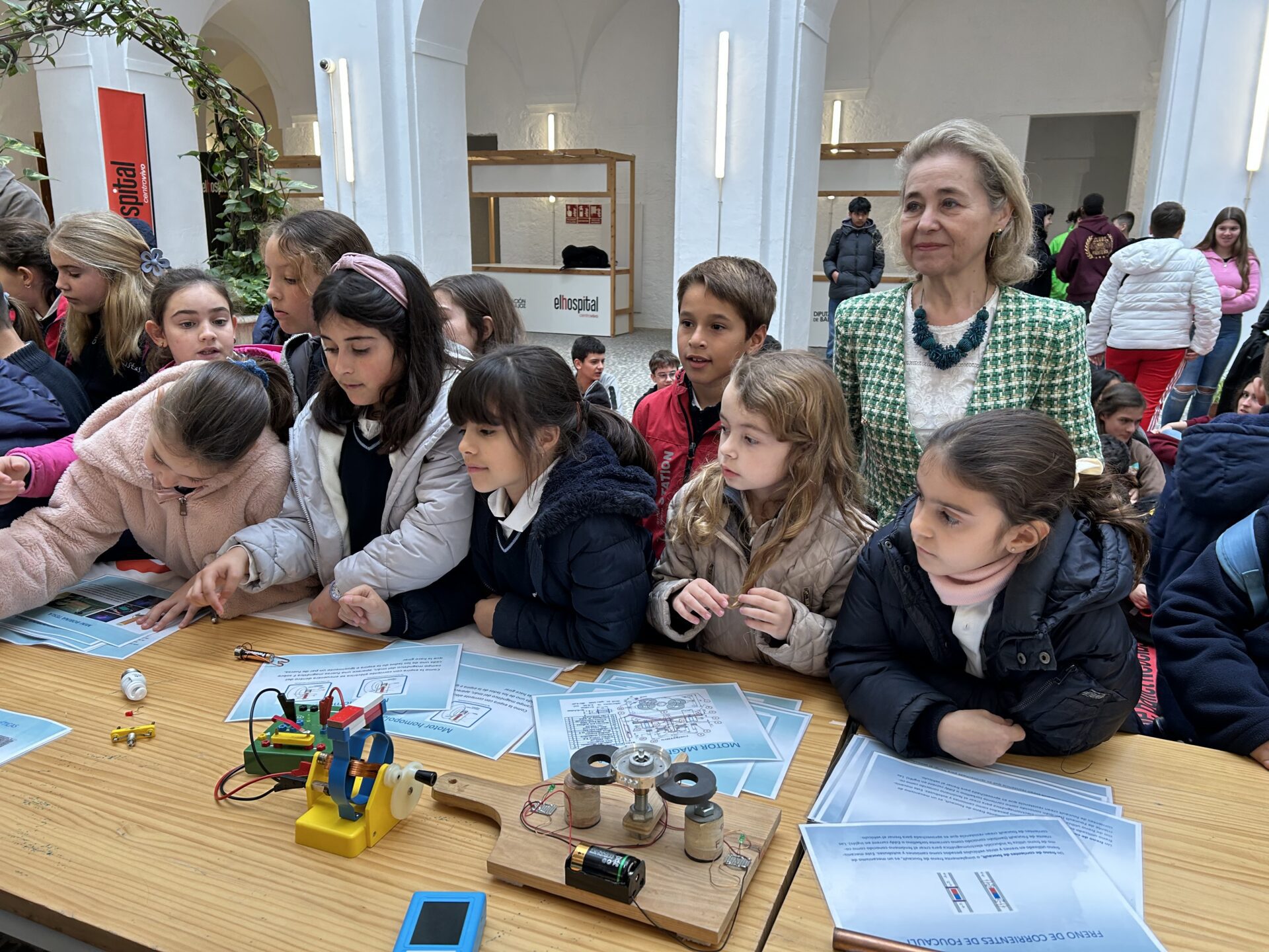 Vaquera destaca la importancia de promover la formación tecnológica y de ingenierías entre las niñas extremeñas