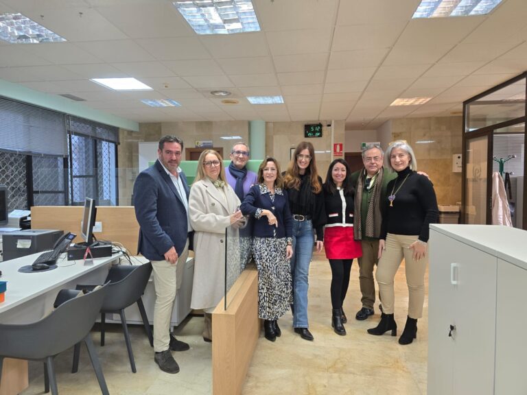 Nevado destaca la importante labor que desarrollan los centros de empleo con motivo de su visita a los centros de Casar de Palomero y Hervás