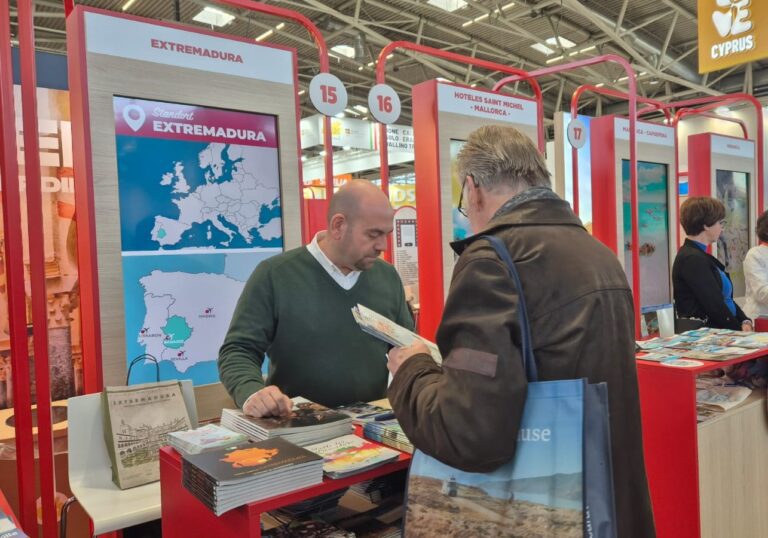 La Junta promociona la oferta de naturaleza y turismo activo en la principal feria del sur de Alemania