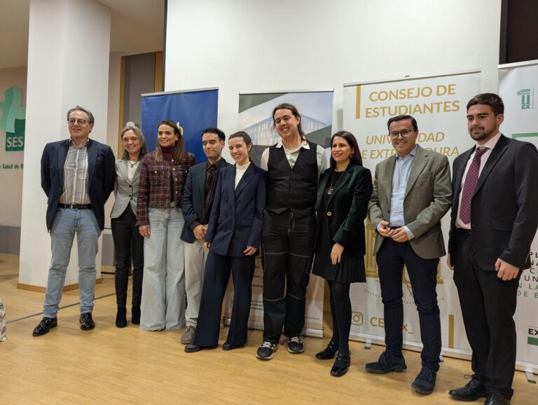 El presidente de la Diputación asiste a la apertura de las Jornadas Estatales de Estudiantes de Medicina en Badajoz